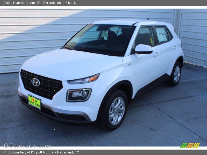 Ceramic White / Black 2021 Hyundai Venue SE