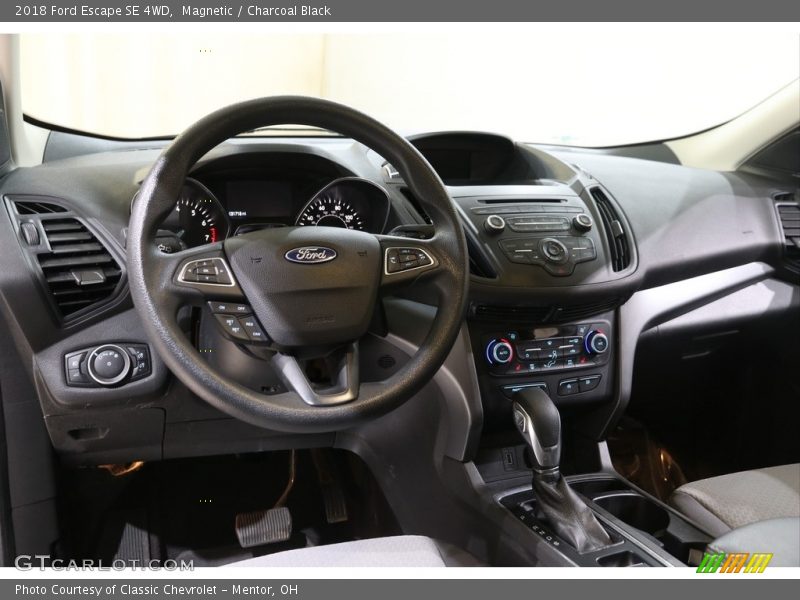 Magnetic / Charcoal Black 2018 Ford Escape SE 4WD