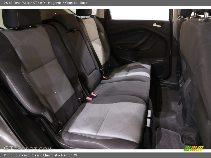 Magnetic / Charcoal Black 2018 Ford Escape SE 4WD