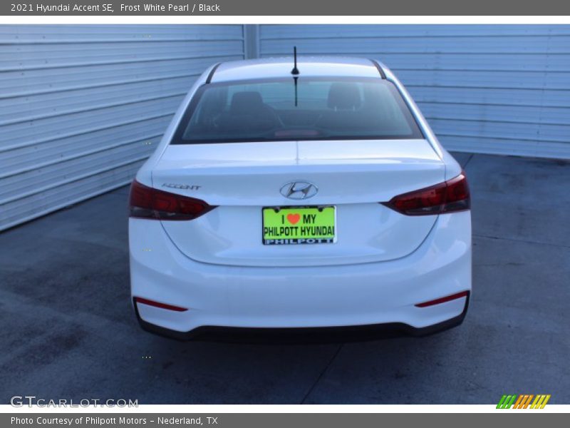 Frost White Pearl / Black 2021 Hyundai Accent SE