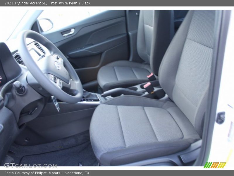 Frost White Pearl / Black 2021 Hyundai Accent SE
