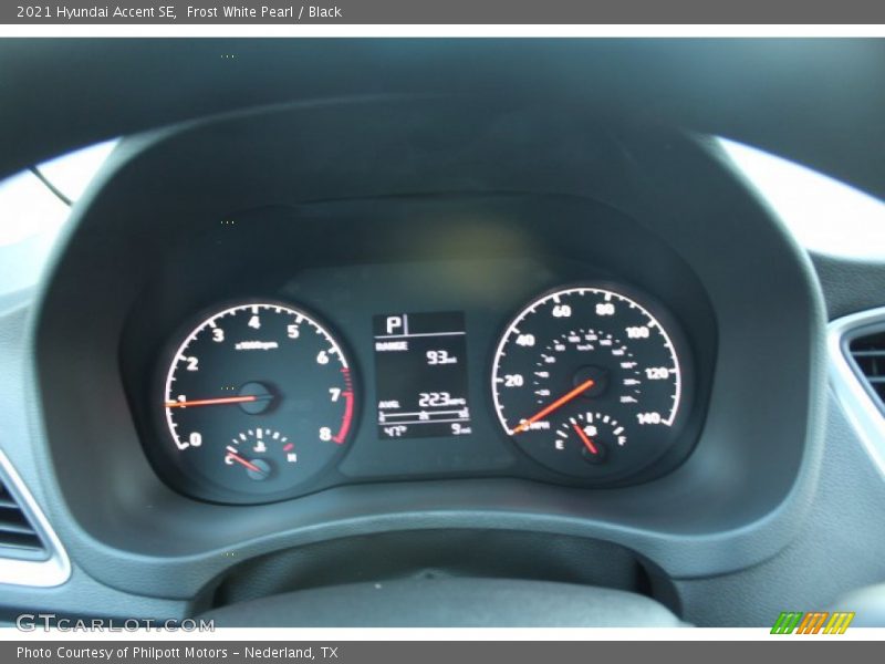 Frost White Pearl / Black 2021 Hyundai Accent SE