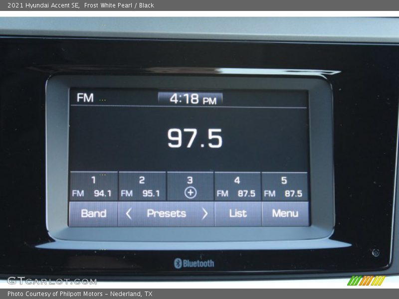 Frost White Pearl / Black 2021 Hyundai Accent SE