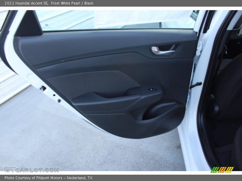 Frost White Pearl / Black 2021 Hyundai Accent SE