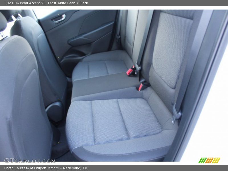 Frost White Pearl / Black 2021 Hyundai Accent SE