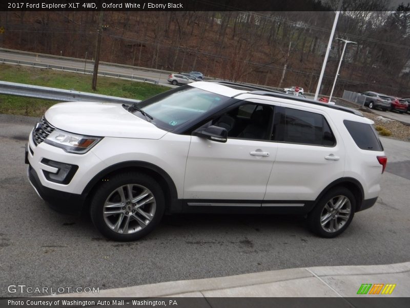 Oxford White / Ebony Black 2017 Ford Explorer XLT 4WD