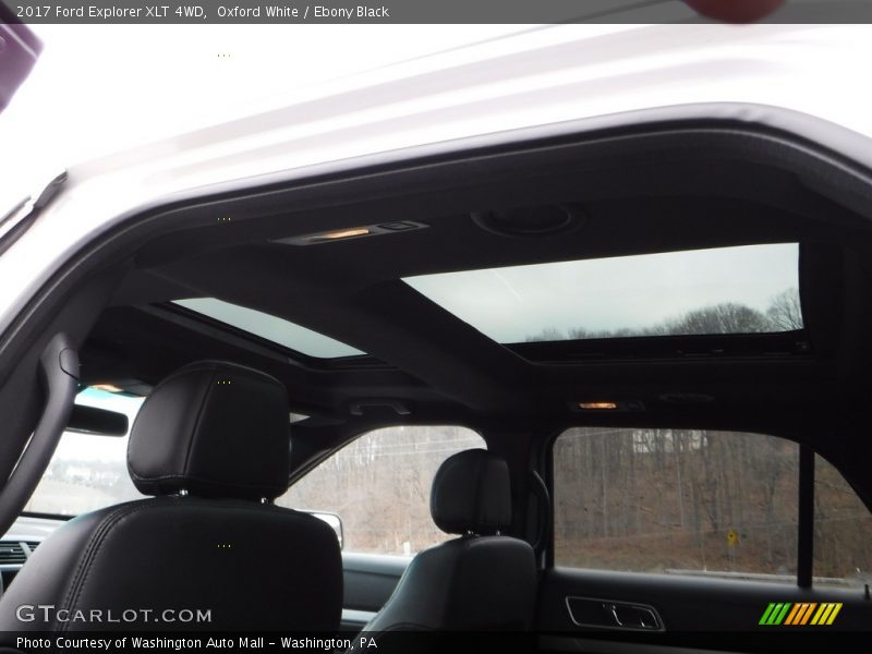 Oxford White / Ebony Black 2017 Ford Explorer XLT 4WD