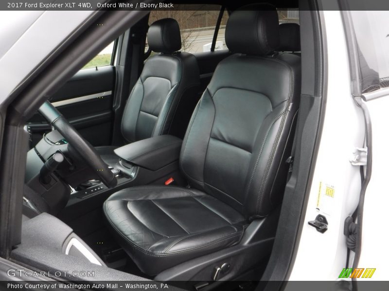 Oxford White / Ebony Black 2017 Ford Explorer XLT 4WD
