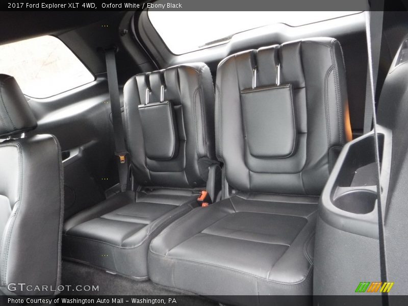 Oxford White / Ebony Black 2017 Ford Explorer XLT 4WD