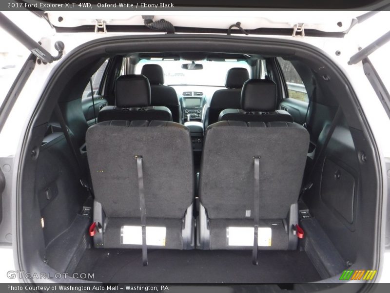 Oxford White / Ebony Black 2017 Ford Explorer XLT 4WD