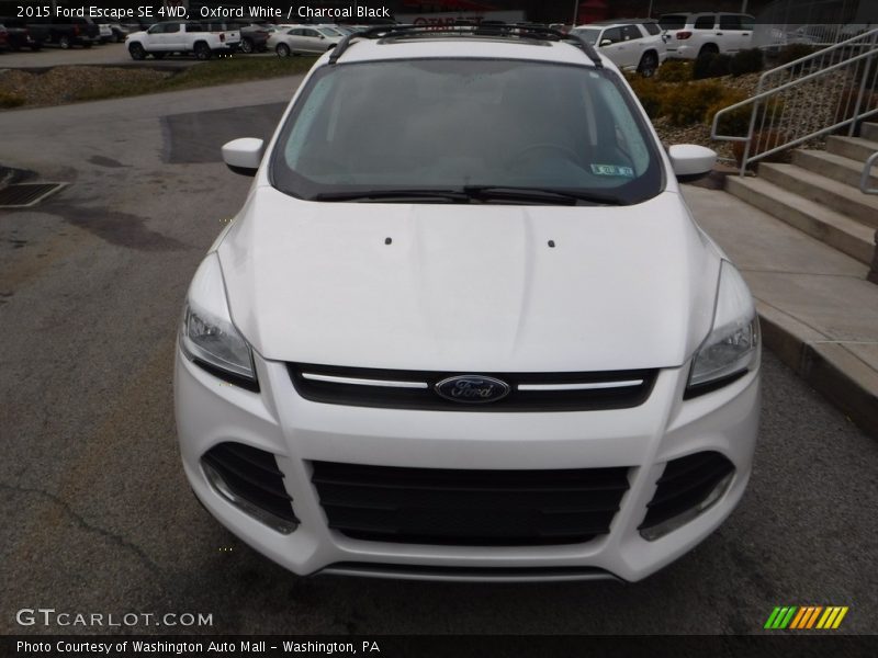 Oxford White / Charcoal Black 2015 Ford Escape SE 4WD