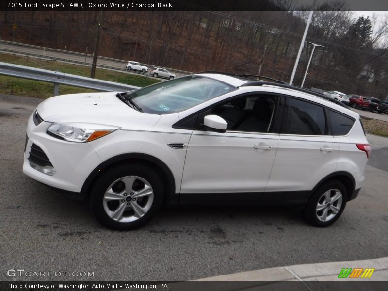 Oxford White / Charcoal Black 2015 Ford Escape SE 4WD