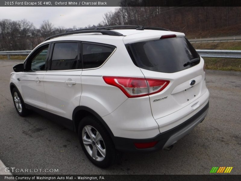 Oxford White / Charcoal Black 2015 Ford Escape SE 4WD
