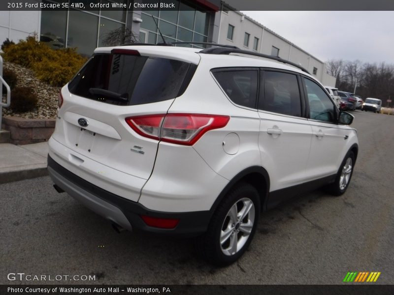 Oxford White / Charcoal Black 2015 Ford Escape SE 4WD