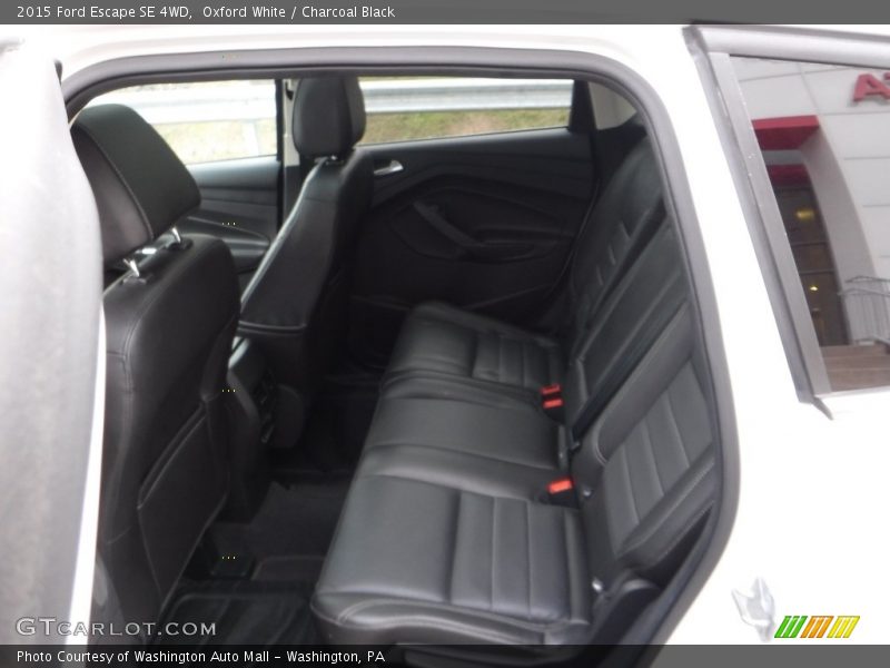 Oxford White / Charcoal Black 2015 Ford Escape SE 4WD