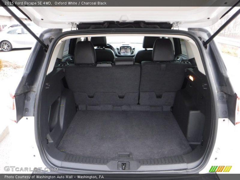 Oxford White / Charcoal Black 2015 Ford Escape SE 4WD