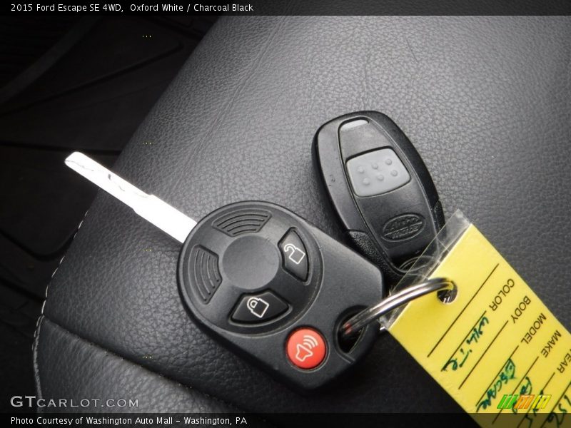 Oxford White / Charcoal Black 2015 Ford Escape SE 4WD