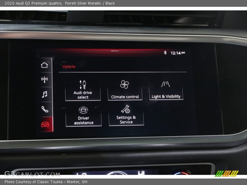 Florett Silver Metallic / Black 2020 Audi Q3 Premium quattro