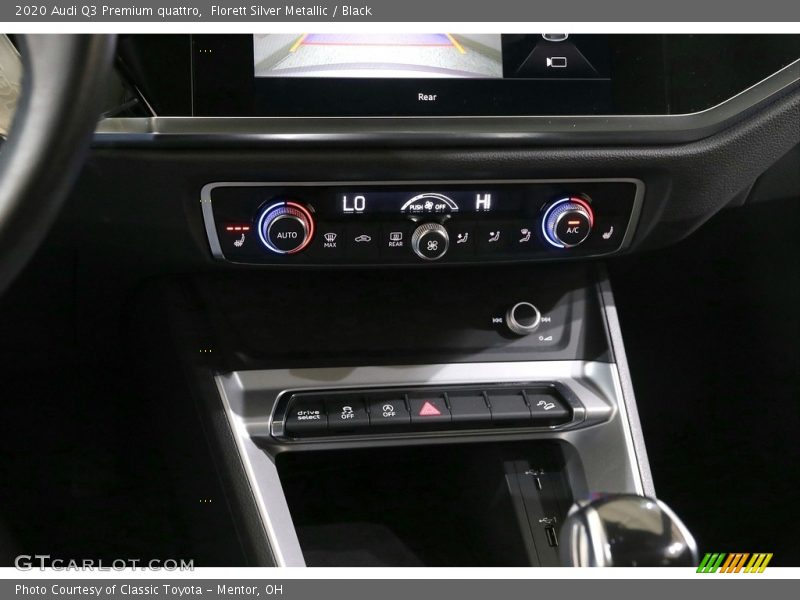 Florett Silver Metallic / Black 2020 Audi Q3 Premium quattro