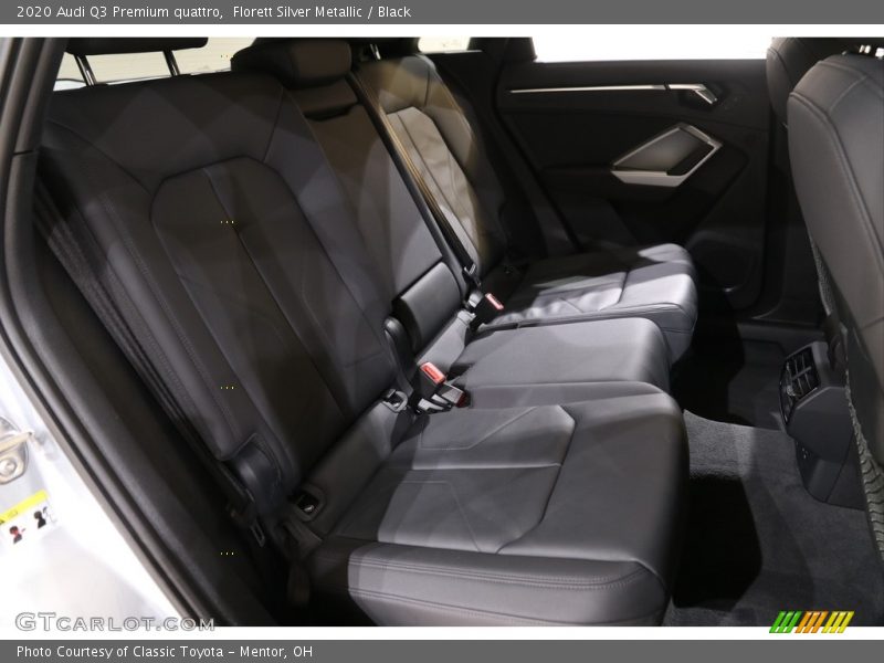 Florett Silver Metallic / Black 2020 Audi Q3 Premium quattro