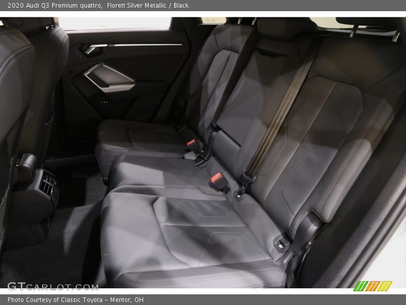 Florett Silver Metallic / Black 2020 Audi Q3 Premium quattro