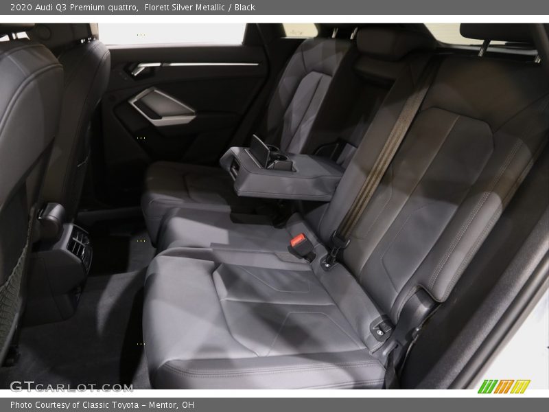 Florett Silver Metallic / Black 2020 Audi Q3 Premium quattro