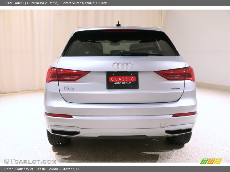 Florett Silver Metallic / Black 2020 Audi Q3 Premium quattro