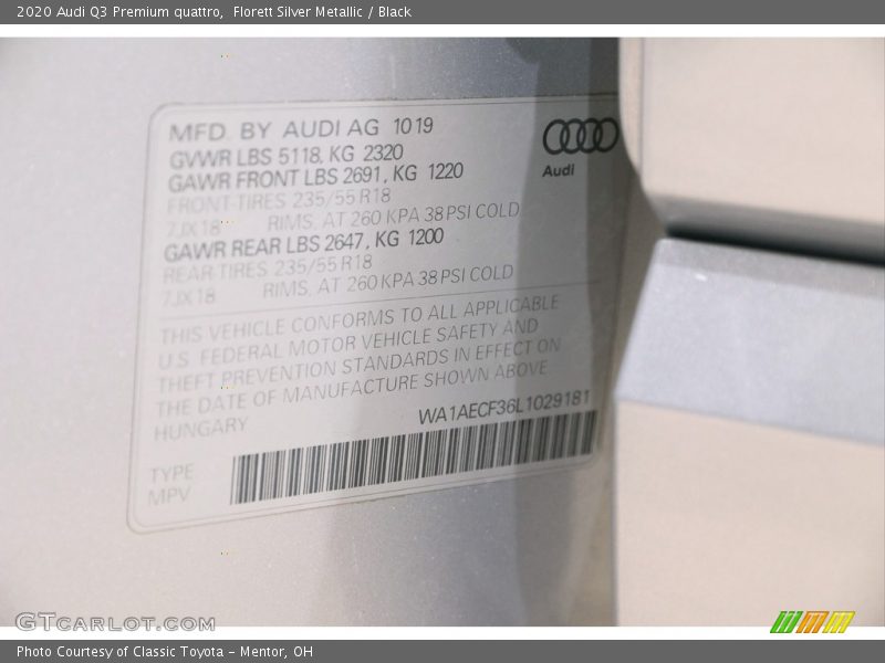 Florett Silver Metallic / Black 2020 Audi Q3 Premium quattro