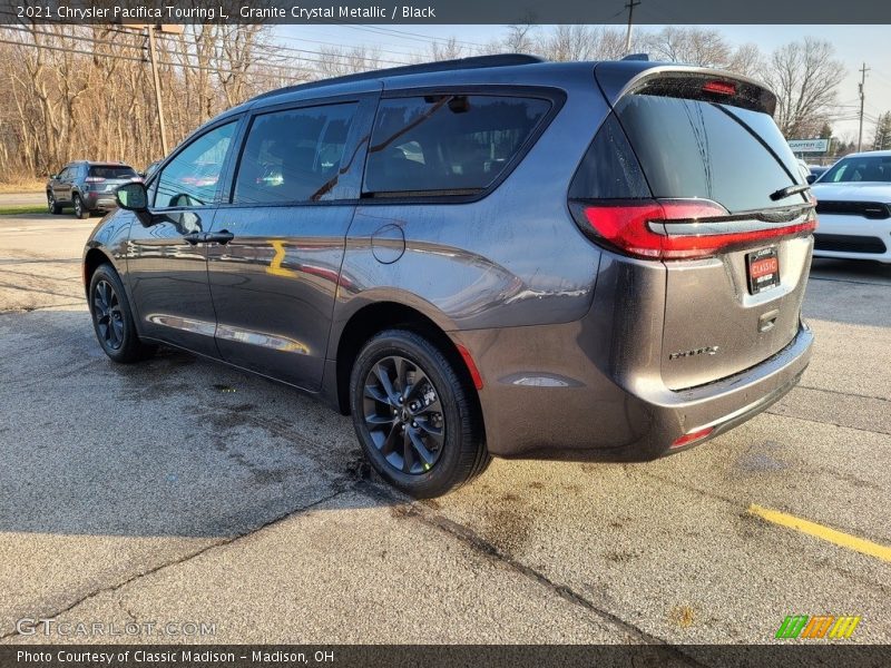 Granite Crystal Metallic / Black 2021 Chrysler Pacifica Touring L