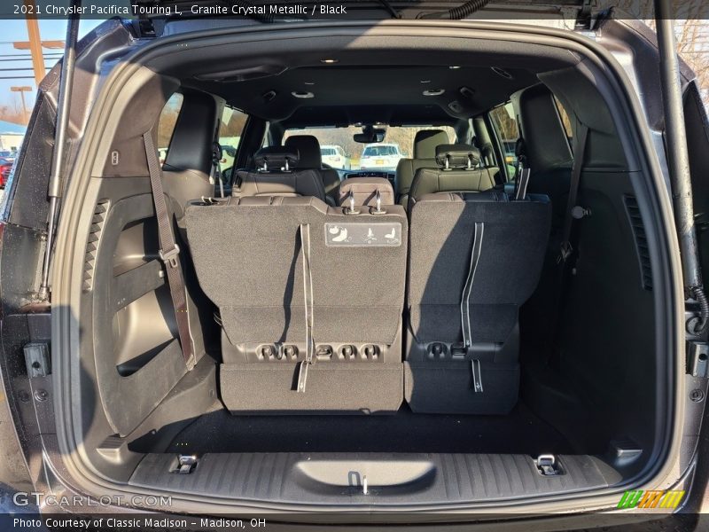 Granite Crystal Metallic / Black 2021 Chrysler Pacifica Touring L