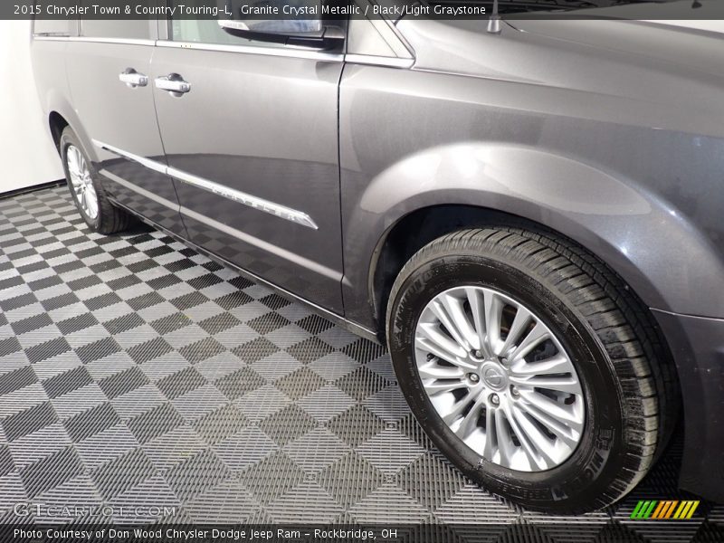 Granite Crystal Metallic / Black/Light Graystone 2015 Chrysler Town & Country Touring-L
