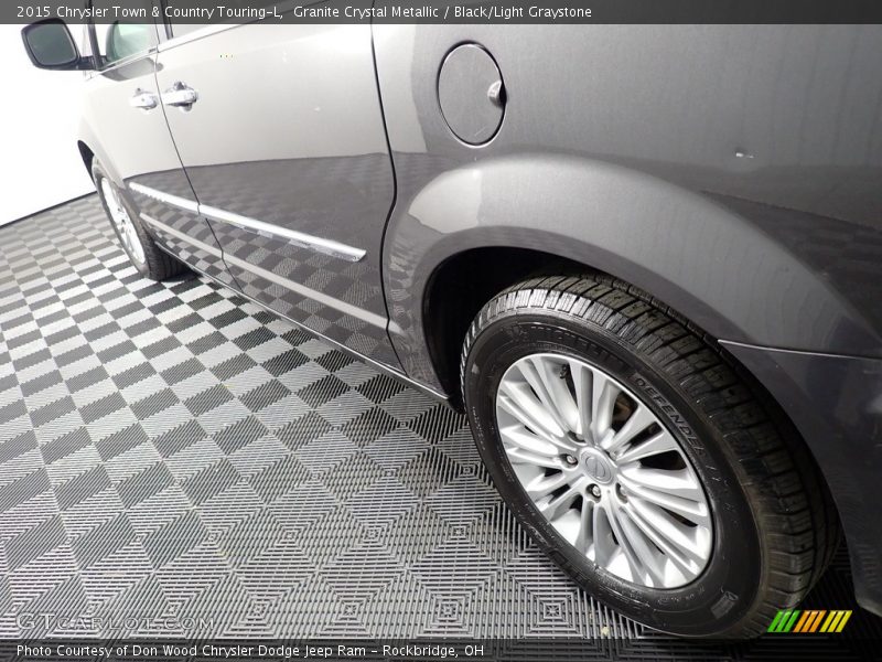 Granite Crystal Metallic / Black/Light Graystone 2015 Chrysler Town & Country Touring-L