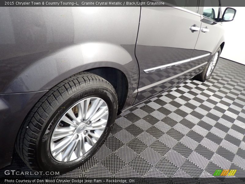Granite Crystal Metallic / Black/Light Graystone 2015 Chrysler Town & Country Touring-L