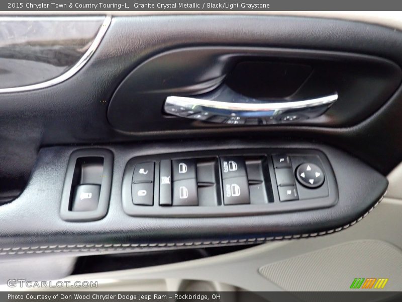 Granite Crystal Metallic / Black/Light Graystone 2015 Chrysler Town & Country Touring-L