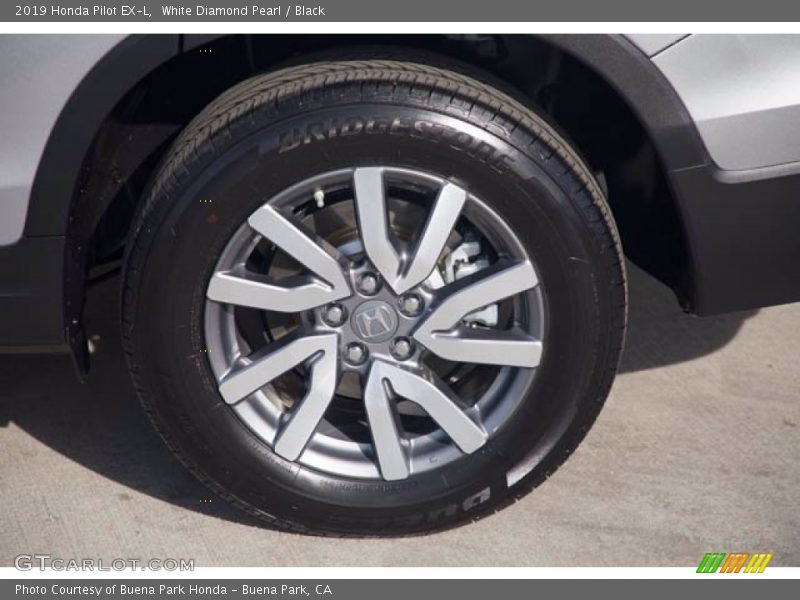 White Diamond Pearl / Black 2019 Honda Pilot EX-L