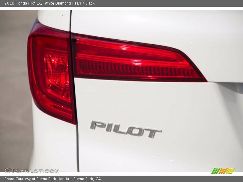 White Diamond Pearl / Black 2018 Honda Pilot LX