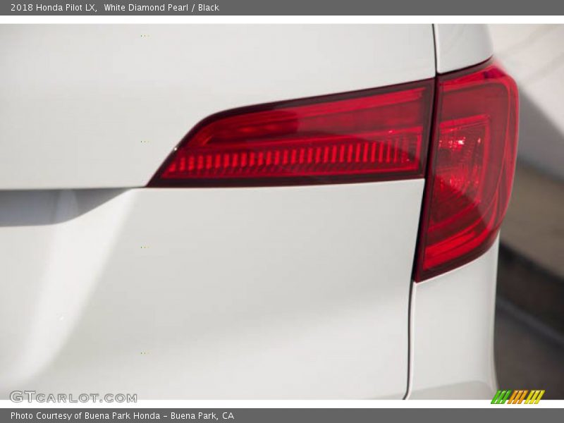 White Diamond Pearl / Black 2018 Honda Pilot LX