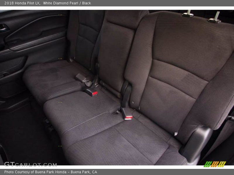 White Diamond Pearl / Black 2018 Honda Pilot LX