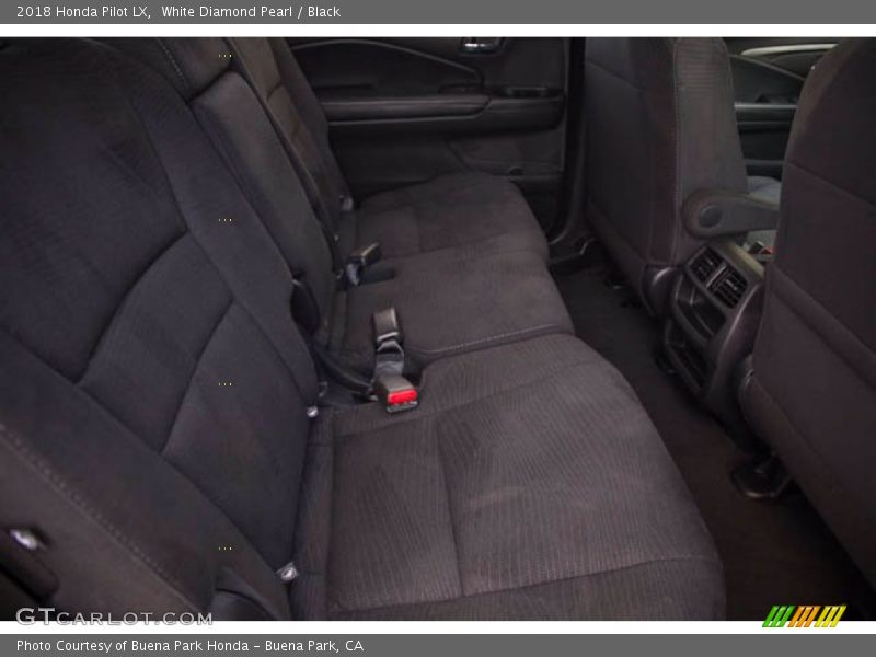 White Diamond Pearl / Black 2018 Honda Pilot LX