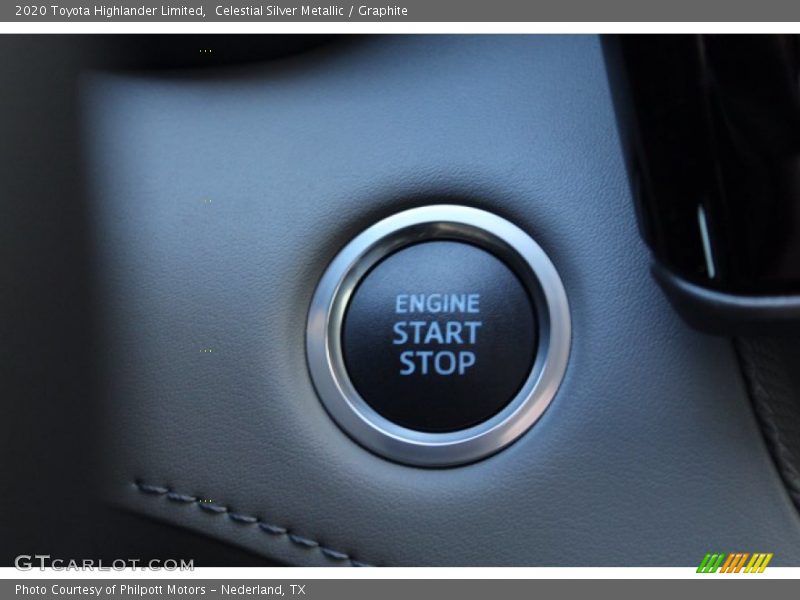 Celestial Silver Metallic / Graphite 2020 Toyota Highlander Limited