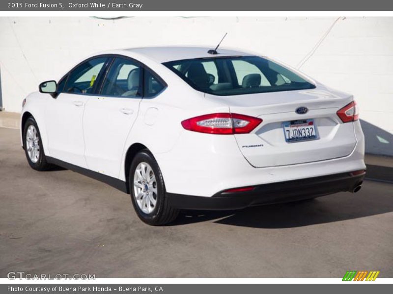 Oxford White / Earth Gray 2015 Ford Fusion S