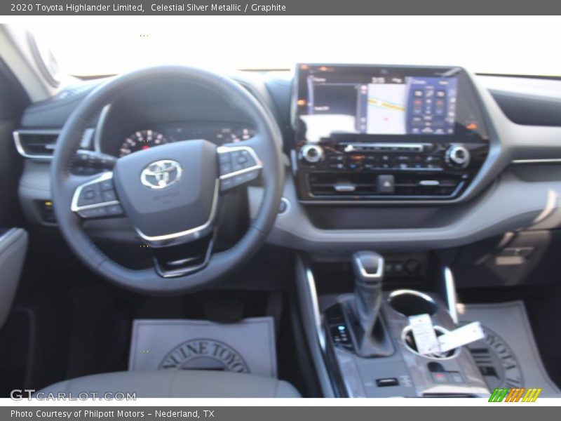 Celestial Silver Metallic / Graphite 2020 Toyota Highlander Limited