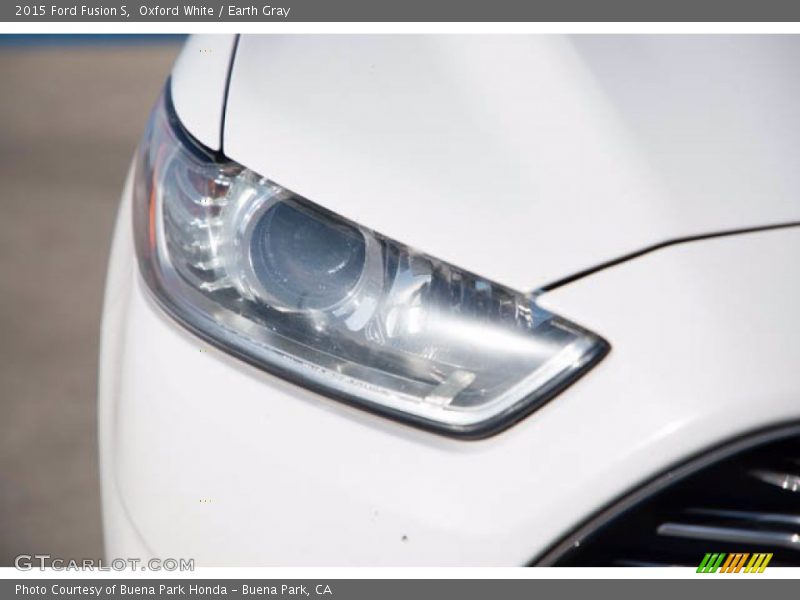 Oxford White / Earth Gray 2015 Ford Fusion S