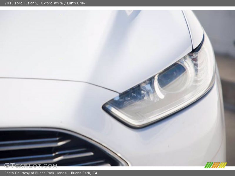 Oxford White / Earth Gray 2015 Ford Fusion S