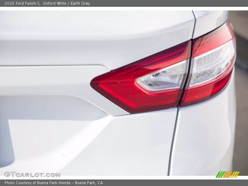Oxford White / Earth Gray 2015 Ford Fusion S