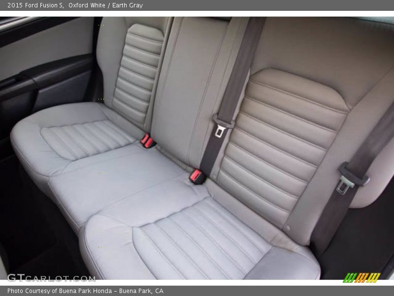 Oxford White / Earth Gray 2015 Ford Fusion S