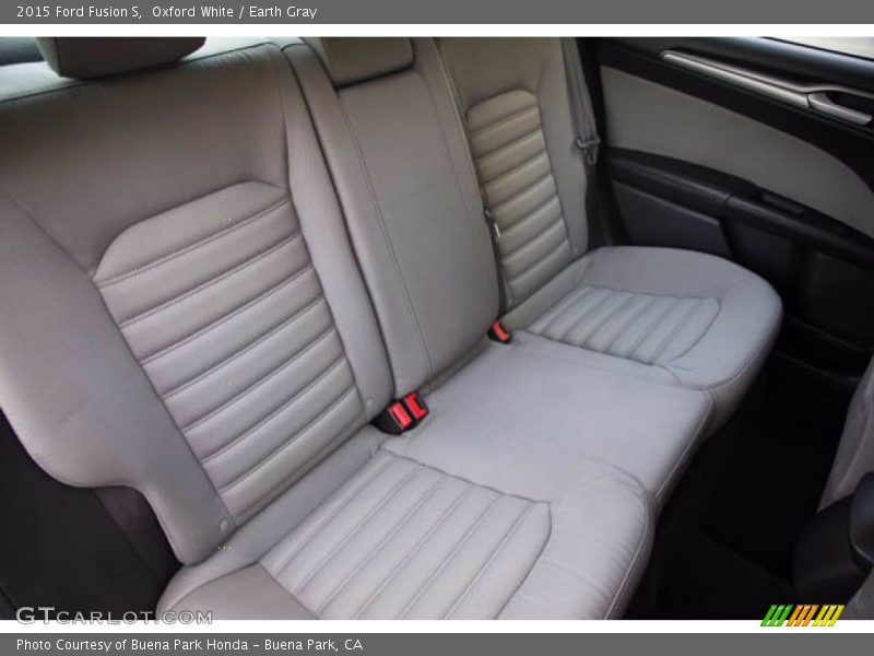 Oxford White / Earth Gray 2015 Ford Fusion S