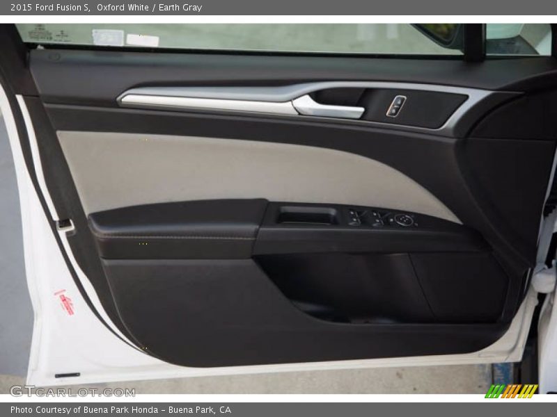 Oxford White / Earth Gray 2015 Ford Fusion S