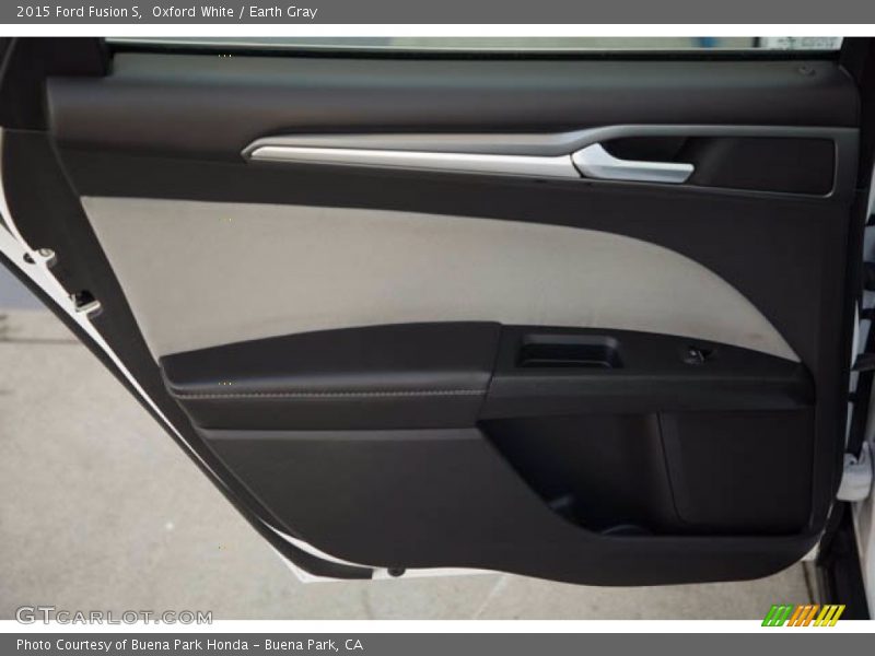 Oxford White / Earth Gray 2015 Ford Fusion S