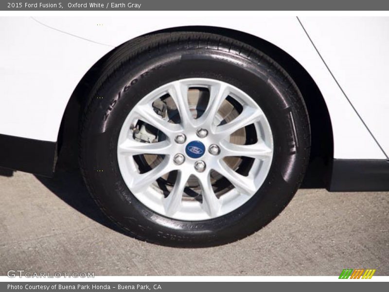 Oxford White / Earth Gray 2015 Ford Fusion S